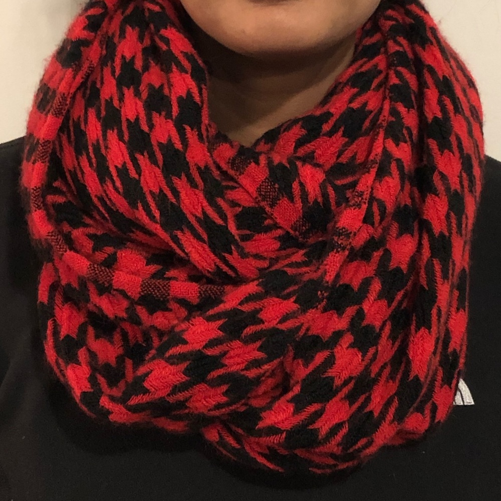Red and black houndstooth infinity scarf